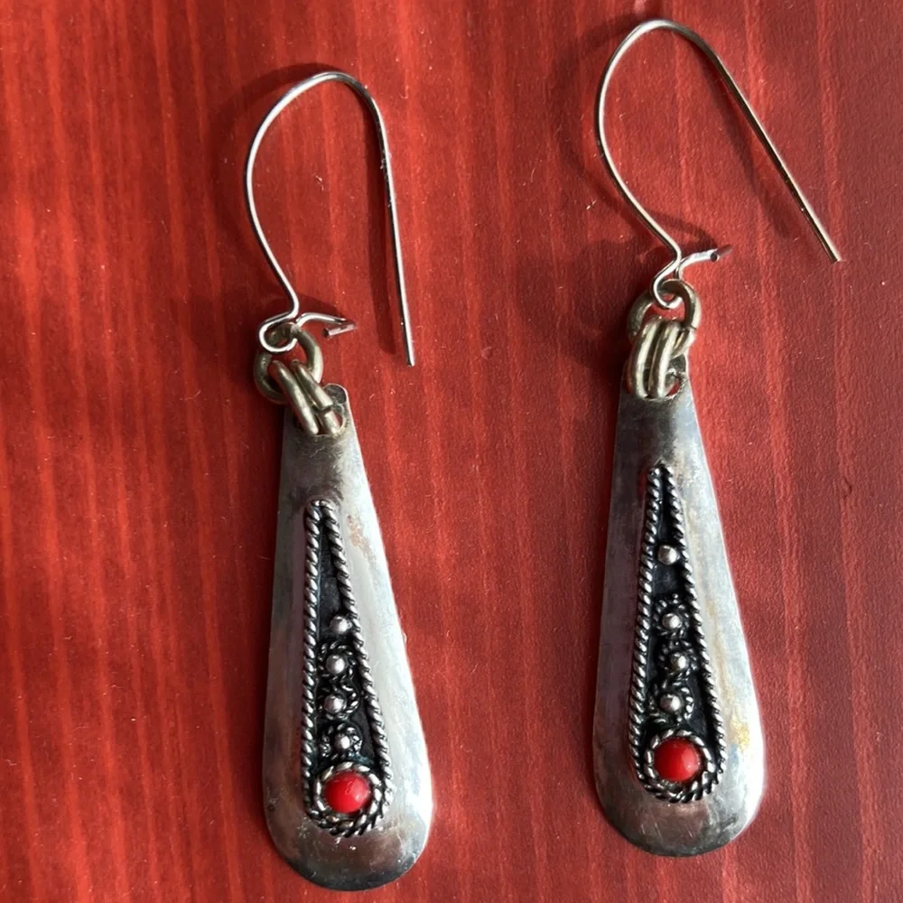 VGT sterling silver earrings with red bead - Picture 1 of 3